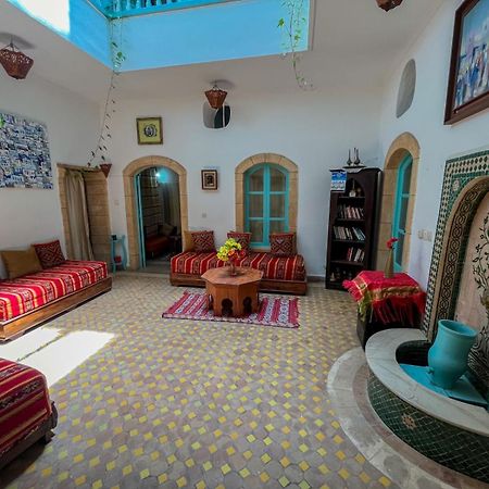 Riad Darko Szavíra Kültér fotó